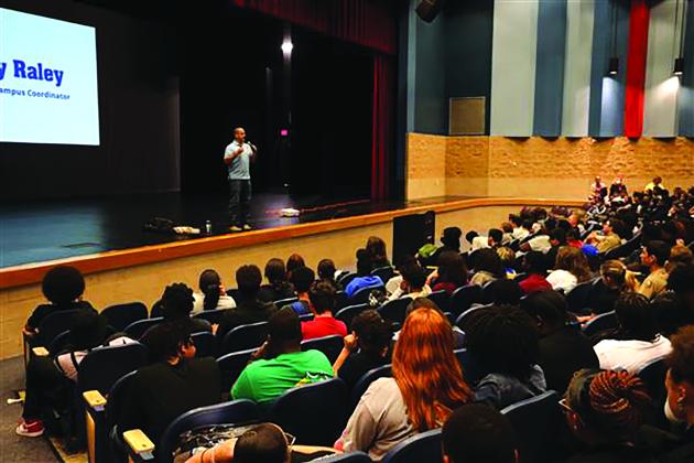 Jeremy Raley speaking to High School students 