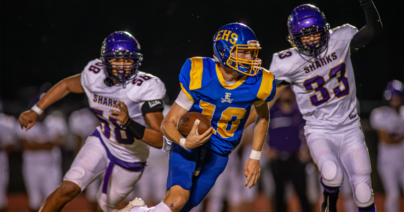 Evadale’s Ethan Buford runs for a touchdown. (Photo by Julie Isbell)